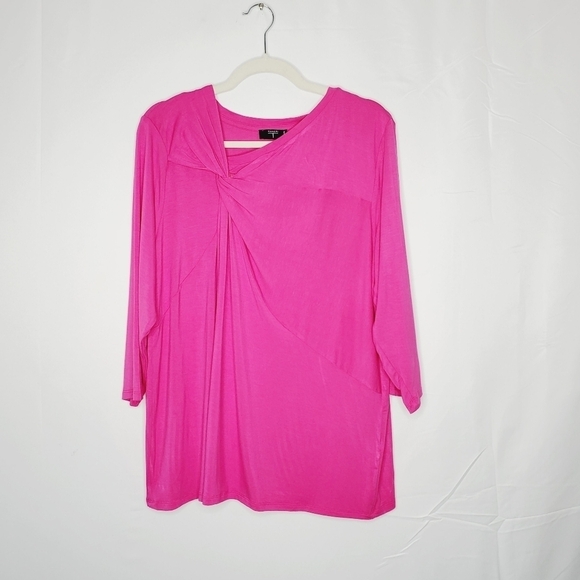 NEW Tahari Woman Viscose Blend Stretch Top Size 1X Fuchsia Asymmetric Neckline - Picture 9 of 10